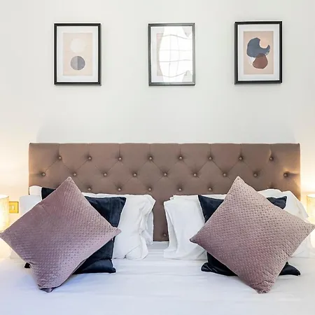 Strozzi Penthouse 4 Bedroom King Size Parking شقة فلورنس