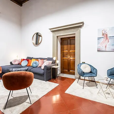Strozzi Penthouse 4 Bedroom King Size Parking