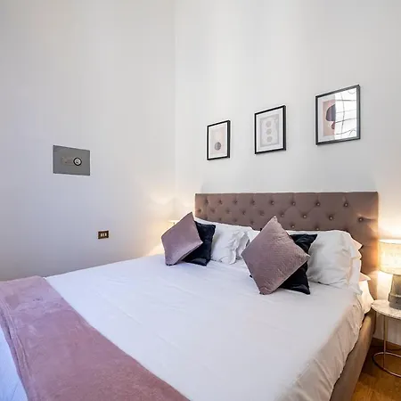 Strozzi Penthouse 4 Bedroom King Size Parking شقة *