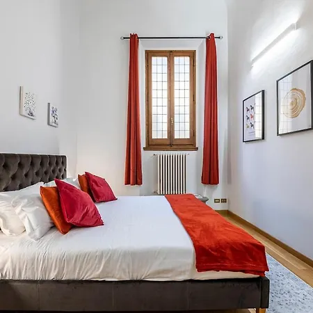 Strozzi Penthouse 4 Bedroom King Size Parking