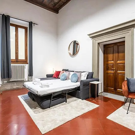 Strozzi Penthouse 4 Bedroom King Size Parking شقة