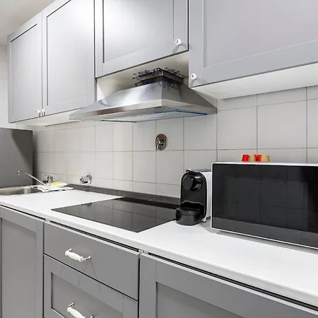 Strozzi Penthouse 4 Bedroom King Size Parking *