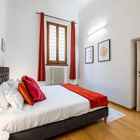 Strozzi Penthouse 4 Bedroom King Size Parking