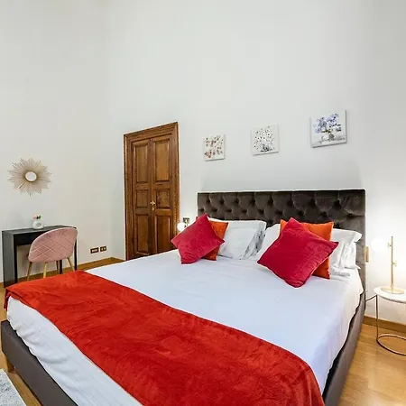 Strozzi Penthouse 4 Bedroom King Size Parking شقة